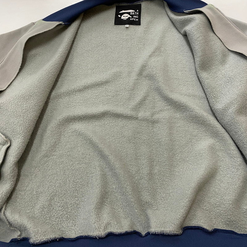 【現状渡し品】【メンズ】 A BATHING APE アベイシングエイプ 90's COLLEGE LOGO BLOUSON 90年代 カレッジロゴ ブルゾン ライトアウター 142-260427-ks-05-tei サイズ：XL/※シミあり カラー：グレー 万代Net店