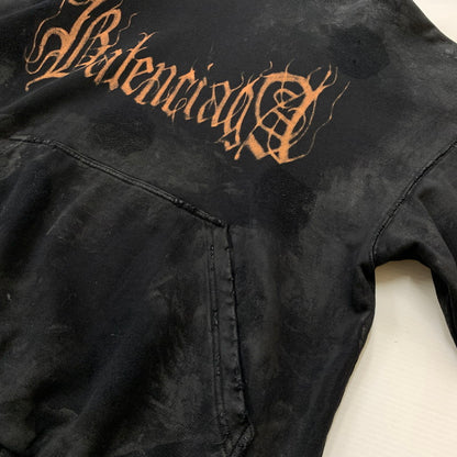 【中古品】【メンズ】 BALENCIAGA バレンシアガ 23AW METAL LOGO HOODIE 739024 TOVD8 メタル ロゴ フーディ トップス プルオーバーパーカー ダメージ加工 141-260429-ko-04-fuzh サイズ：2 カラー：ブラック 万代Net店
