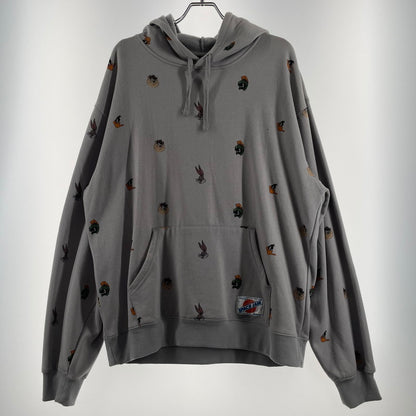 【中古品】【メンズ】 DUMBGOOD ダム グッド × SPACE JAM スペース ジャム 別注コラボ UO EXCLUSIVE ALLOVER PRINT HOOD エクスクルーシヴ オールオーバートップス プルーオーバーパーカー 142-260805-sa-06-tei サイズ：XL カラー：グレー 万代Net店