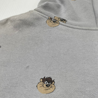 【中古品】【メンズ】 DUMBGOOD ダム グッド × SPACE JAM スペース ジャム 別注コラボ UO EXCLUSIVE ALLOVER PRINT HOOD エクスクルーシヴ オールオーバートップス プルーオーバーパーカー 142-260805-sa-06-tei サイズ：XL カラー：グレー 万代Net店