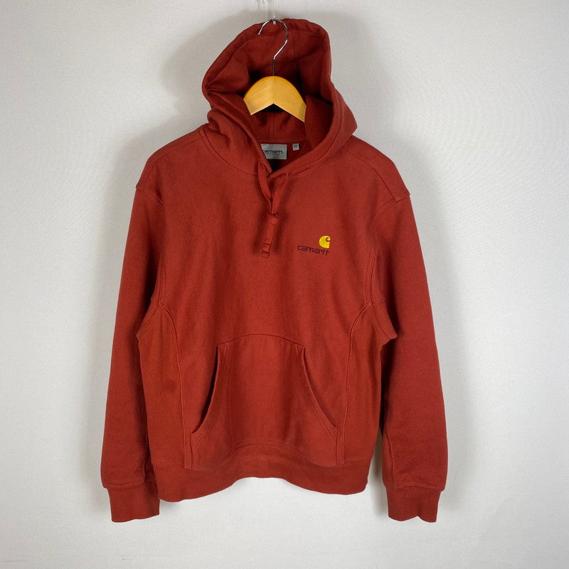 【中古品】【メンズ】 Carhartt WIP カーハート ワークインプログレス HOODED AMERICAN SCRIPT SWEAT IO28279 フーデッド アメリカン スクリプト スウェット トップス プルオーバーパーカー 145-260501-ks-16-tei サイズ：XS カラー：オレンジ 万代Net店