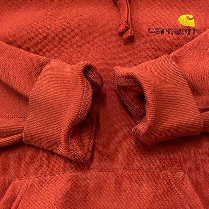 【中古品】【メンズ】 Carhartt WIP カーハート ワークインプログレス HOODED AMERICAN SCRIPT SWEAT IO28279 フーデッド アメリカン スクリプト スウェット トップス プルオーバーパーカー 145-260501-ks-16-tei サイズ：XS カラー：オレンジ 万代Net店