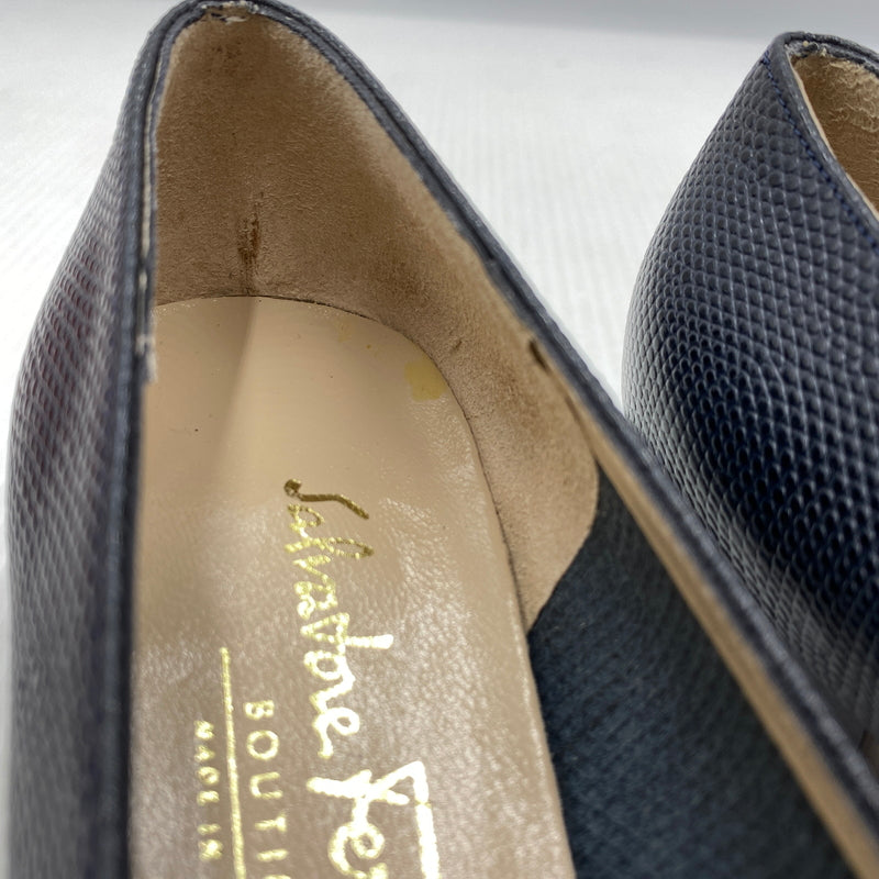 【中古品】【レディース】 SALVATORE FERRAGAMO サルヴァトーレ フェラガモ VARA ヴァラ 靴 パンプス 183-260819-sa-16-teih サイズ：5 1/2 カラー：ネイビー系 万代Net店