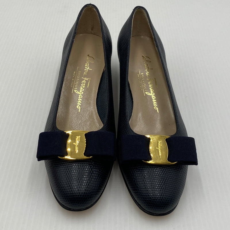 【中古品】【レディース】 SALVATORE FERRAGAMO サルヴァトーレ フェラガモ VARA ヴァラ 靴 パンプス 183-260819-sa-16-teih サイズ：5 1/2 カラー：ネイビー系 万代Net店