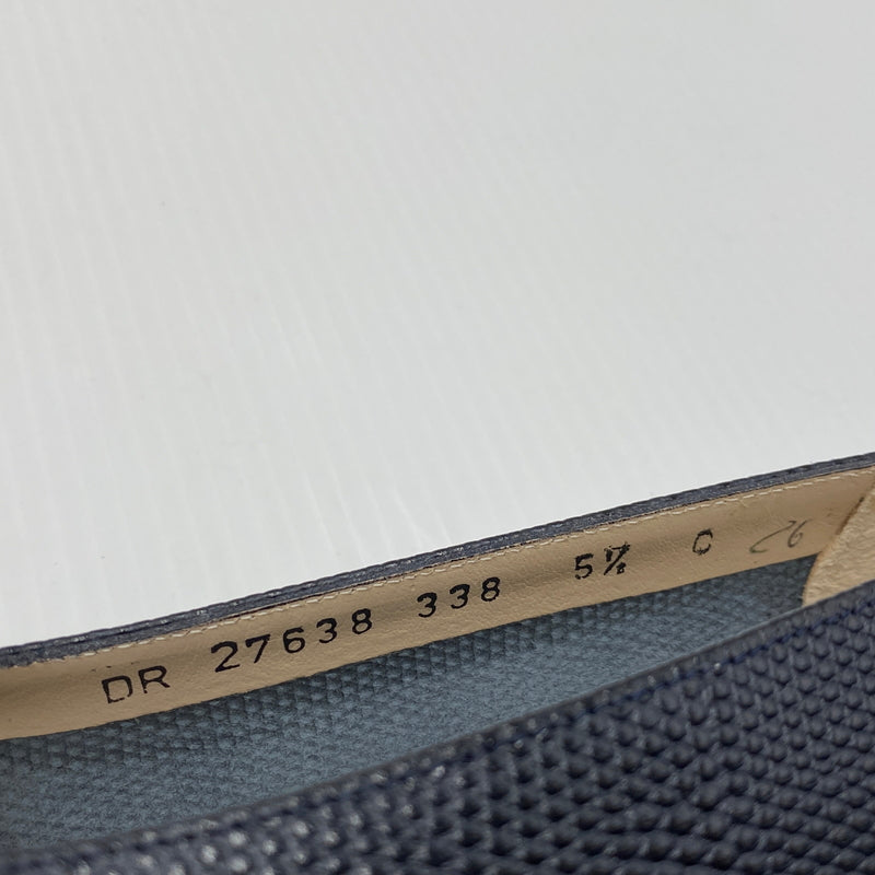 【中古品】【レディース】 SALVATORE FERRAGAMO サルヴァトーレ フェラガモ VARA ヴァラ 靴 パンプス 183-260819-sa-16-teih サイズ：5 1/2 カラー：ネイビー系 万代Net店