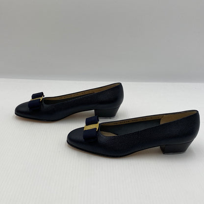 【中古品】【レディース】 SALVATORE FERRAGAMO サルヴァトーレ フェラガモ VARA ヴァラ 靴 パンプス 183-260819-sa-16-teih サイズ：5 1/2 カラー：ネイビー系 万代Net店