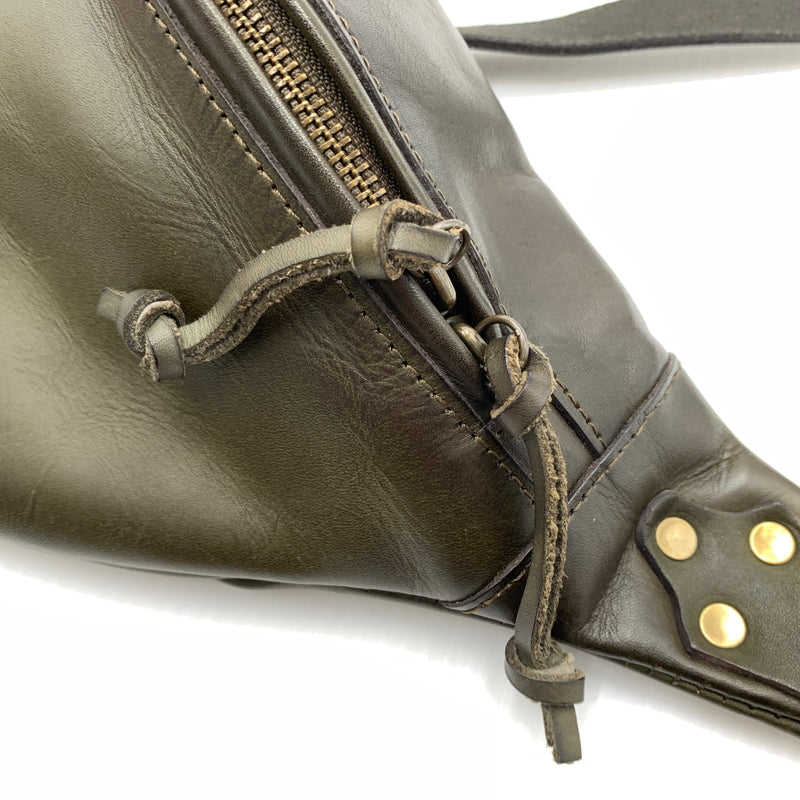 【中古品】【メンズ】 vasco ヴァスコ LEATHER WAIST BAG LARGE カバン VS-243L レザー ウエスト バッグ カバン ボディバッグ ラージ 188-260723-ko-06-tei サイズ：L カラー：オリーブ 万代Net店