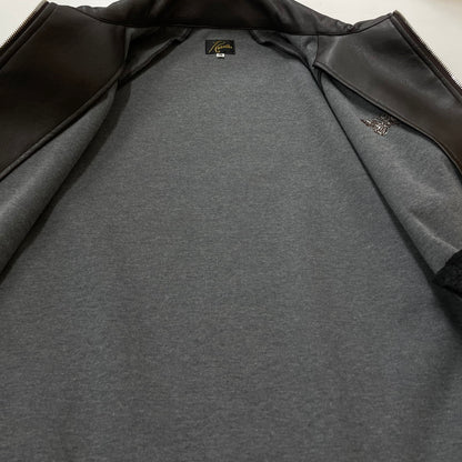 【中古品】【メンズ】 Needles ニードルス × NUBIAN ヌビアン 別注 コラボ TRACK JACKET "SYNTHETIC LEATHER" RW1649 トラックジャケット シンセティックレザー ライトアウター 140-260502-yo-13-tei サイズ：M カラー：ダークブラウン 万代Net店