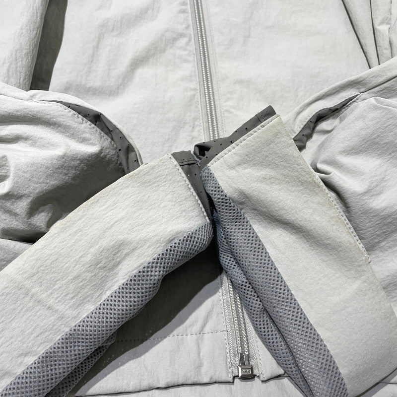 【中古品】【メンズ】 417EDIFICE フォーワンセブン エディフィス GREYFULLREG PUNCHING PANEL NYLON BLOUSON 25-011-312-1001-1-0 グレーフルテック パンチングパネル ナイロンブルゾン ライトアウター 147-260806-yo-19-tei サイズ：L カラー：グレー 万代Net店