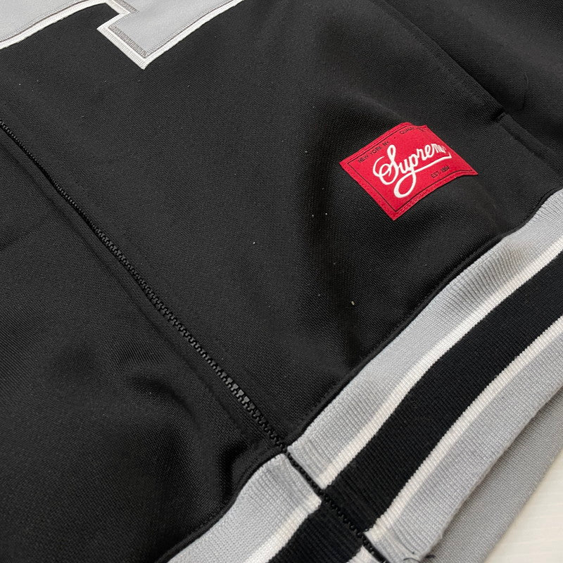【中古品】【メンズ】 SUPREME シュプリーム 24SS FOOTBALL ZIPUP HOODED SWEATSHIRT フットボール ジップアップ フーデッド スウェットシャツ 長袖 トップス パーカー 149-260506-yo-03-fuzh サイズ：XL カラー：ブラック 万代Net店