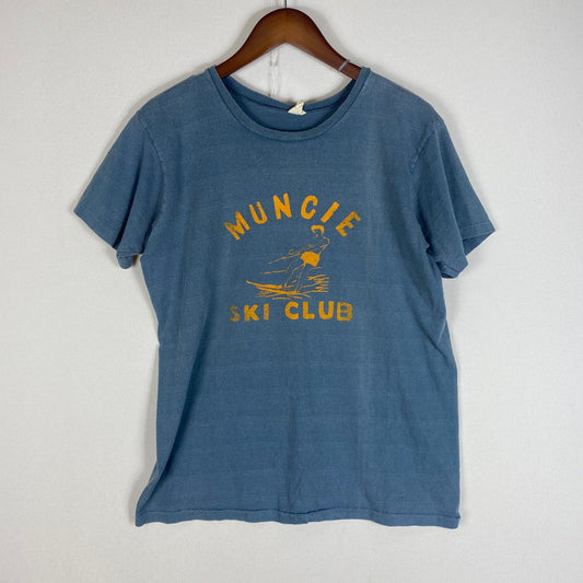 【現状渡し品】【メンズ】 CHAMPION チャンピオン 60～70's MUNCIE SKI CLUB TEE VINTAGE 60～70年代 マンシー・スキークラブ Tシャツ 半袖 トップス 145-260508-ks-17-tei サイズ：S カラー：グレー 万代Net店