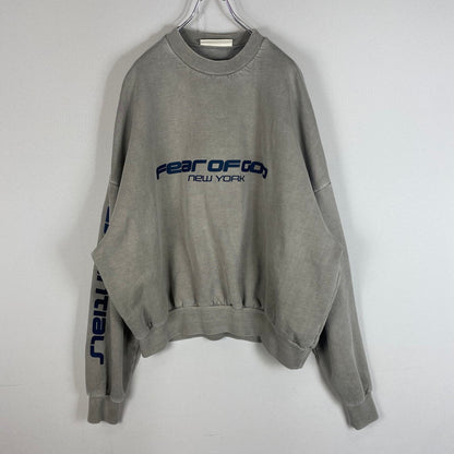 【中古品】【メンズ】 FEAR OF GOD ESSENTIALS フィアーオブゴッド エッセンシャルズ HEAVY FLEECE CROPPED SWEATSHIRT 253METSW05 ヘビー フリース クロップド スウェットシャツ トップス トレーナー 142-260508-ks-08-tei サイズ：L カラー：グレー 万代Net店