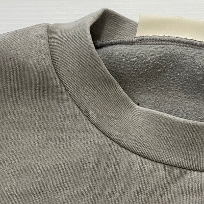 【中古品】【メンズ】 FEAR OF GOD ESSENTIALS フィアーオブゴッド エッセンシャルズ HEAVY FLEECE CROPPED SWEATSHIRT 253METSW05 ヘビー フリース クロップド スウェットシャツ トップス トレーナー 142-260508-ks-08-tei サイズ：L カラー：グレー 万代Net店