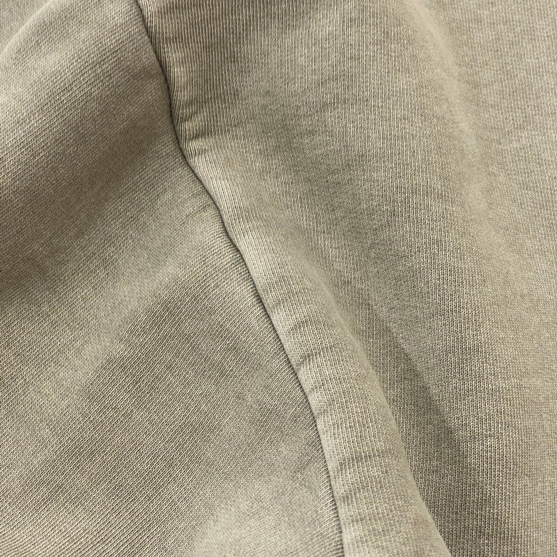 【中古品】【メンズ】 FEAR OF GOD ESSENTIALS フィアーオブゴッド エッセンシャルズ HEAVY FLEECE CROPPED SWEATSHIRT 253METSW05 ヘビー フリース クロップド スウェットシャツ トップス トレーナー 142-260508-ks-08-tei サイズ：L カラー：グレー 万代Net店