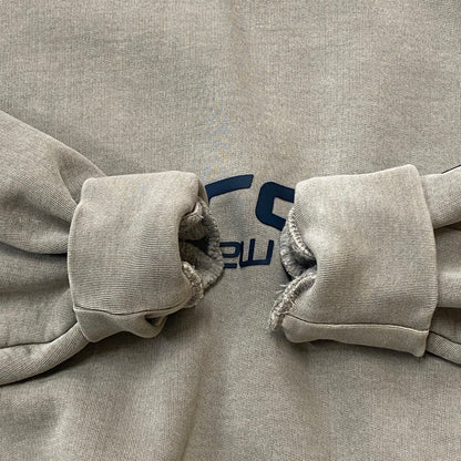 【中古品】【メンズ】 FEAR OF GOD ESSENTIALS フィアーオブゴッド エッセンシャルズ HEAVY FLEECE CROPPED SWEATSHIRT 253METSW05 ヘビー フリース クロップド スウェットシャツ トップス トレーナー 142-260508-ks-08-tei サイズ：L カラー：グレー 万代Net店
