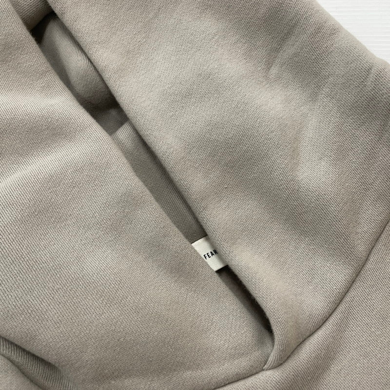 【現状渡し品】【メンズ】 FEAR OF GOD ESSENTIALS フィアーオブゴッド エッセンシャルズ CLASSIC HOODIE クラシック フーディー トップス プルオーバーパーカー 142-260507-ks-27-tei サイズ：XL カラー：グレー 万代Net店