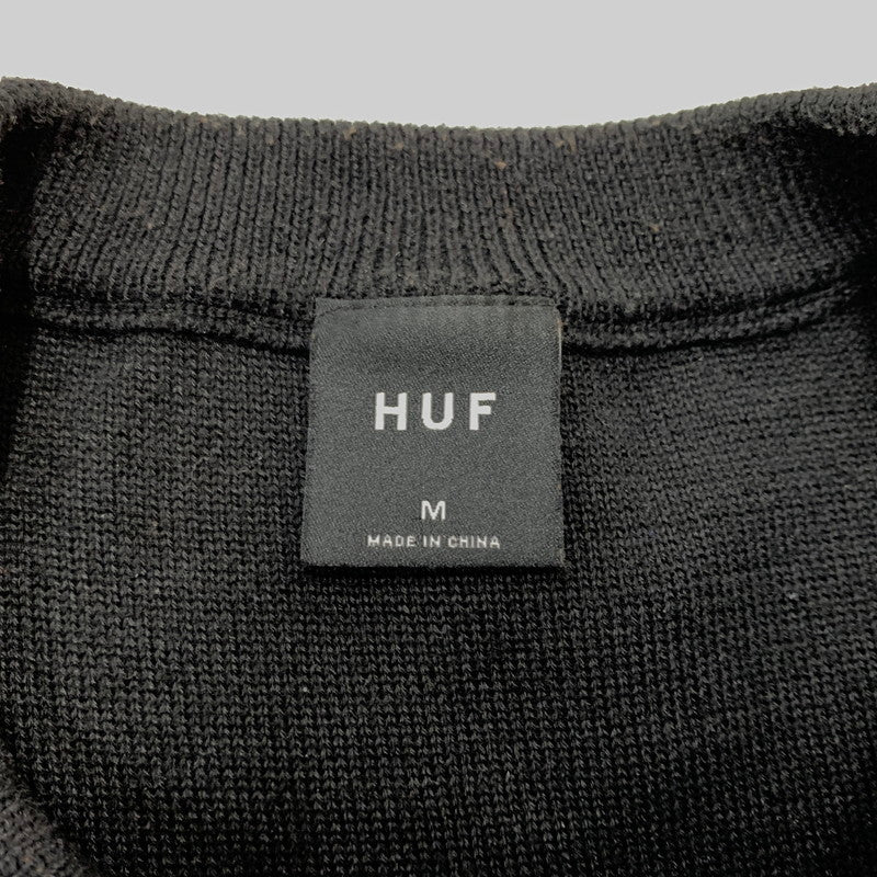 【中古品】【メンズ】 HUF ハフ OG LOGO PACK FALL CREWNECK SWEATER ロゴ パック フォール クルーネック セーター トップス プルオーバー 142-260508-ks-21-tei サイズ：M カラー：ブラック 万代Net店