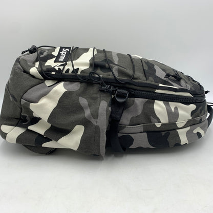 【中古品】【メンズ】 Supreme シュプリーム 25SS BACKPACK SNOW CAMO バックパック スノーカモ カバン リュックサック デイバッグ 185-260606-ko-13-tei カラー：カモ 万代Net店