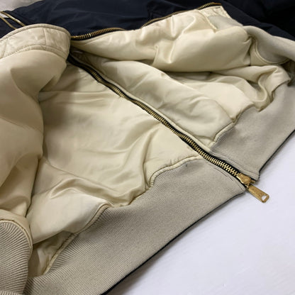 【中古品】【メンズ】 VETEMENTS ヴェトモン × ALPHAINDUSTRIES アルファ インダストリーズ 別注 コラボ 20AW REVERSIBLE DOUBLEZIP BLOUSON UAH21JA001 リバーシブル ダブルジップ ブルゾン アウター 141-260508-ks-25-tei サイズ：M カラー：ブラックアイボリー 万代Net店