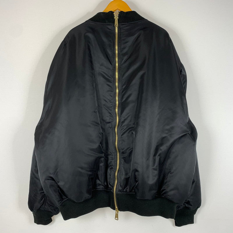 【中古品】【メンズ】 VETEMENTS ヴェトモン × ALPHAINDUSTRIES アルファ インダストリーズ 別注 コラボ 20AW REVERSIBLE DOUBLEZIP BLOUSON UAH21JA001 リバーシブル ダブルジップ ブルゾン アウター 141-260508-ks-25-tei サイズ：M カラー：ブラックアイボリー 万代Net店