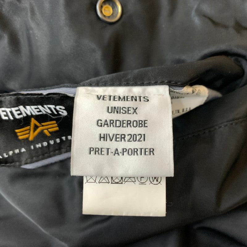 【中古品】【メンズ】 VETEMENTS ヴェトモン × ALPHAINDUSTRIES アルファ インダストリーズ 別注 コラボ 20AW REVERSIBLE DOUBLEZIP BLOUSON UAH21JA001 リバーシブル ダブルジップ ブルゾン アウター 141-260508-ks-25-tei サイズ：M カラー：ブラックアイボリー 万代Net店