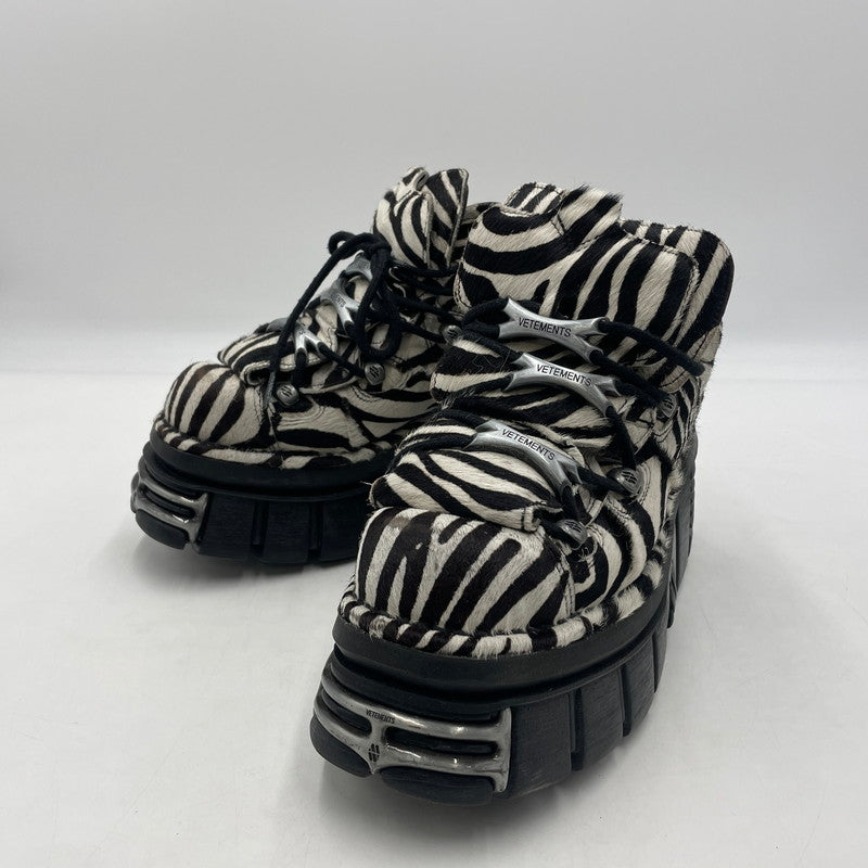 【中古品】【メンズ】 VETEMENTS ヴェトモン × NEWROCK ニューロック 別注 コラボ PLATFORM SNEAKERS "ZEBRA" プラットフォーム スニーカー ゼブラ 靴 シューズ 162-260604-yo-04-tei サイズ：42 カラー：ゼブラ 万代Net店