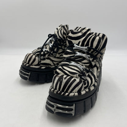 【中古品】【メンズ】 VETEMENTS ヴェトモン × NEWROCK ニューロック 別注 コラボ PLATFORM SNEAKERS "ZEBRA" プラットフォーム スニーカー ゼブラ 靴 シューズ 162-260604-yo-04-tei サイズ：42 カラー：ゼブラ 万代Net店