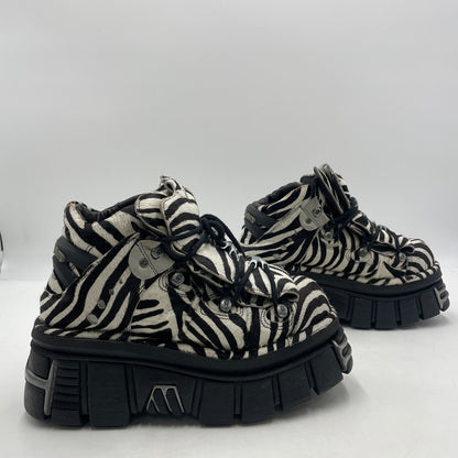 【中古品】【メンズ】 VETEMENTS ヴェトモン × NEWROCK ニューロック 別注 コラボ PLATFORM SNEAKERS "ZEBRA" プラットフォーム スニーカー ゼブラ 靴 シューズ 162-260604-yo-04-tei サイズ：42 カラー：ゼブラ 万代Net店