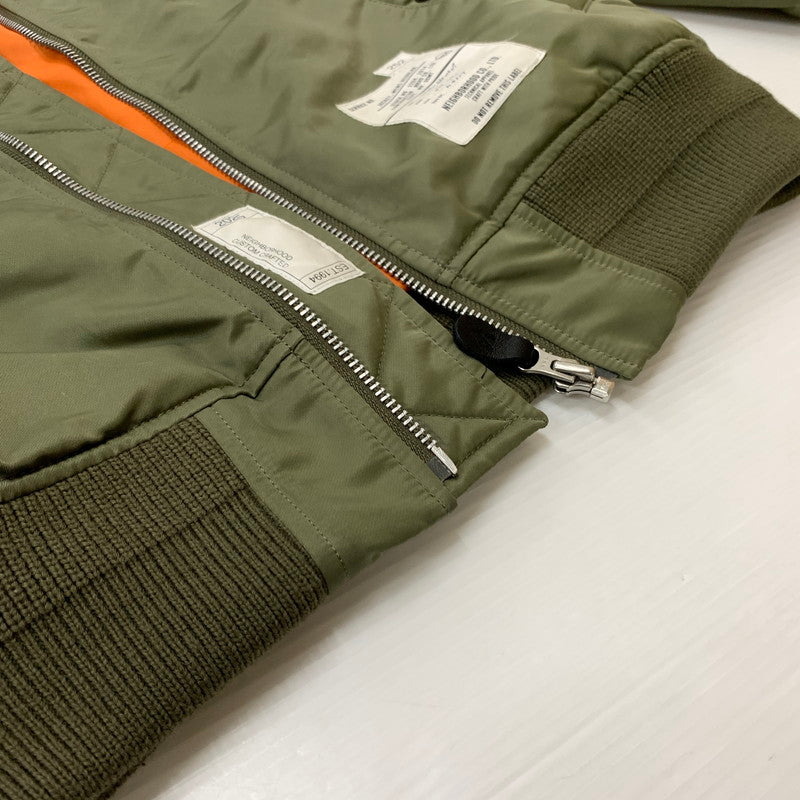 【現状渡し品】【メンズ】 NEIGHBORHOOD ネイバーフッド 25AW MA-1 FLIGHT JACKET MOD 252SPNH-JKM02 MA-1 フライト ジャケット アウター 142-260508-ks-27-tei サイズ：M カラー：カーキ 万代Net店