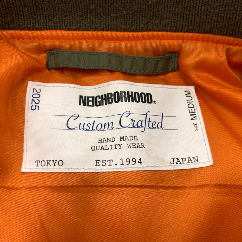 【現状渡し品】【メンズ】 NEIGHBORHOOD ネイバーフッド 25AW MA-1 FLIGHT JACKET MOD 252SPNH-JKM02 MA-1 フライト ジャケット アウター 142-260508-ks-27-tei サイズ：M カラー：カーキ 万代Net店