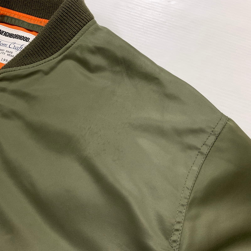 【現状渡し品】【メンズ】 NEIGHBORHOOD ネイバーフッド 25AW MA-1 FLIGHT JACKET MOD 252SPNH-JKM02 MA-1 フライト ジャケット アウター 142-260508-ks-27-tei サイズ：M カラー：カーキ 万代Net店