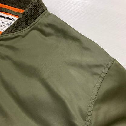 【現状渡し品】【メンズ】 NEIGHBORHOOD ネイバーフッド 25AW MA-1 FLIGHT JACKET MOD 252SPNH-JKM02 MA-1 フライト ジャケット アウター 142-260508-ks-27-tei サイズ：M カラー：カーキ 万代Net店