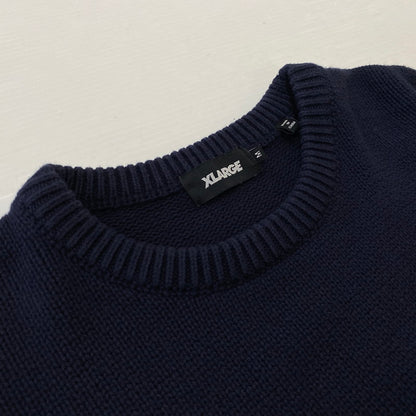 【中古品】【メンズ】 X-LARGE エクストララージ COLLEGE LOGO CREWNECK KNIT 101204015001 カレッジロゴ クルーネックニット トップス セーター 142-260716-ss-02-tei サイズ：M カラー：ネイビー 万代Net店
