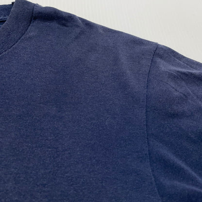 【中古品】【メンズ】 SCREEN STARS スクリーン スターズ 90's BOB RAYOT'S TEE 90年代 ボブ レイオッツ 半袖 トップス 145-260805-sa-04-tei サイズ：L カラー：ネイビー 万代Net店