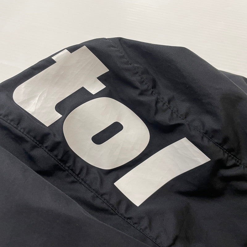 【中古品】【メンズ】 FCRB エフシーアールビー TRAINING ANORAK SPONSORED BY FRAGMENT FCRB-189115 トレーニング アノラック スポンサード バイ フラグメント ジャケット ライトアウター 142-260513-yo-19-tei サイズ：L カラー：ブラック 万代Net店
