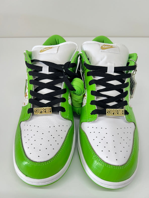 【中古美品】【メンズ】 NIKE SB ナイキ スケートボーディング × Suprme シュプリーム 別注 コラボ DUNK LOW OG QS DH3228-101 ダンク ロー オリジナル クイックストライク スニーカー 靴 160-260801-kk-07-hon カラー：WHITE/MEAN GREEN-METALLIC GOLD 万代Net店