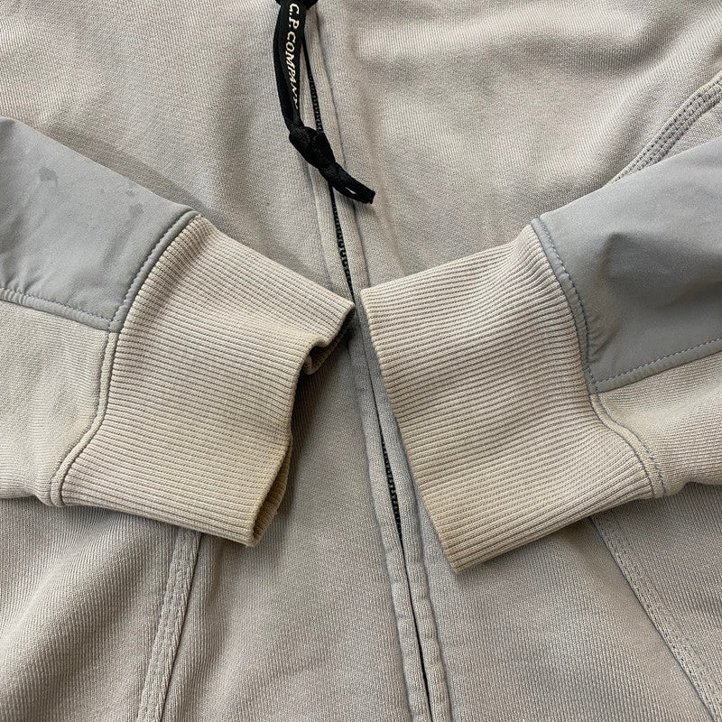 【中古品】【メンズ】 C.P.COMPANY シーピーカンパニー ZIP HOODIE 12CMSS116A 005086W ジップ フーディー トップス 141-260518-ks-14-tei サイズ：L カラー：グレー 万代Net店