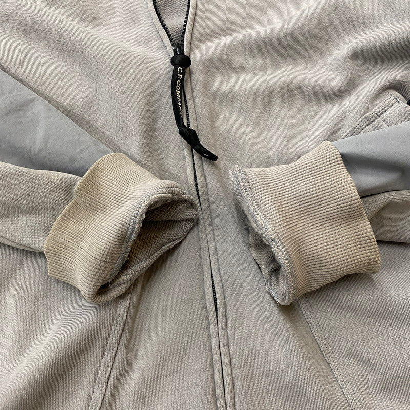【中古品】【メンズ】 C.P.COMPANY シーピーカンパニー ZIP HOODIE 12CMSS116A 005086W ジップ フーディー トップス 141-260518-ks-14-tei サイズ：L カラー：グレー 万代Net店
