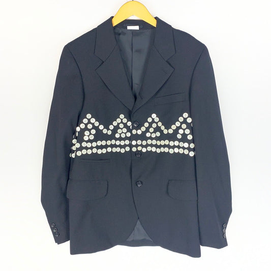 【中古品】【メンズ】 COMME des GARCONS HOMME PLUS コムデギャルソン オムプリュス 24AW BUTTON TAILORED JACKET PN-J023 ボタン テーラードジャケット ライトアウター 140-260518-ks-17-tei サイズ：S カラー：ブラック 万代Net店