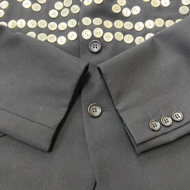 【中古品】【メンズ】 COMME des GARCONS HOMME PLUS コムデギャルソン オムプリュス 24AW BUTTON TAILORED JACKET PN-J023 ボタン テーラードジャケット ライトアウター 140-260518-ks-17-tei サイズ：S カラー：ブラック 万代Net店