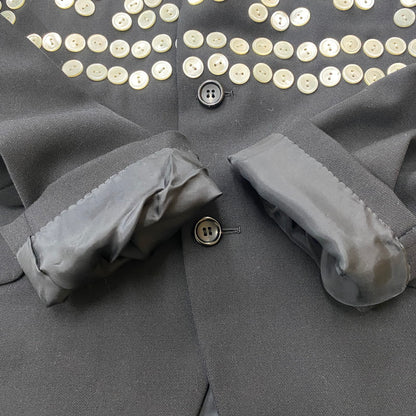 【中古品】【メンズ】 COMME des GARCONS HOMME PLUS コムデギャルソン オムプリュス 24AW BUTTON TAILORED JACKET PN-J023 ボタン テーラードジャケット ライトアウター 140-260518-ks-17-tei サイズ：S カラー：ブラック 万代Net店
