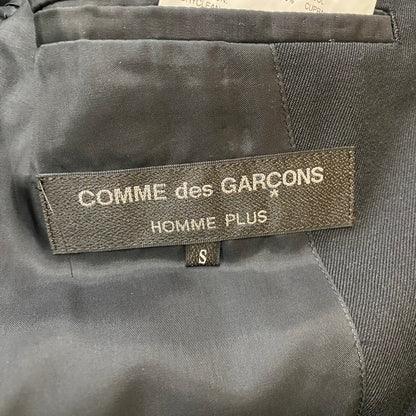【中古品】【メンズ】 COMME des GARCONS HOMME PLUS コムデギャルソン オムプリュス 24AW BUTTON TAILORED JACKET PN-J023 ボタン テーラードジャケット ライトアウター 140-260518-ks-17-tei サイズ：S カラー：ブラック 万代Net店