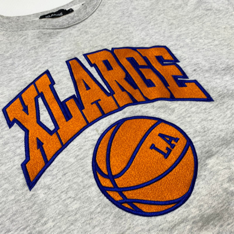 【中古品】【メンズ】 X-LARGE エクストララージ COLLEGE LOGO CREWNECK SWEAT 101223012003 カレッジロゴ クルーネック スウェット 長袖 トップス トレーナー 142-260703-yo-17-tei サイズ：XL カラー：グレー 万代Net店