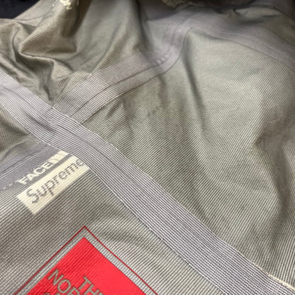 【現状渡し品】【メンズ】 Supreme シュプリーム × THE NORTH FACE ザ・ノースフェイス 別注 コラボ 21SS SUMMIT SERIES OUTER TAPE SEAM SHELL JACKET NP12101I シェルジャケット ライトアウター 149-260524-ko-04-tei サイズ：S カラー：ブラック 万代Net店
