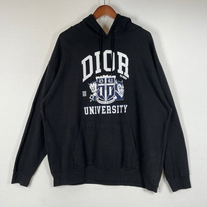 【中古品】【メンズ】 BREEZY EXCRSION ブリージー エクスカージョン BEST UNIVERSITY OF DIOR BOOTLEG BLACK HOODIE ベスト ユニバーシティ ブラック フーディ 長袖 トップス プルオーバーパーカー 145-260720-sa-15-tei サイズ：XL カラー：ブラック 万代Net店