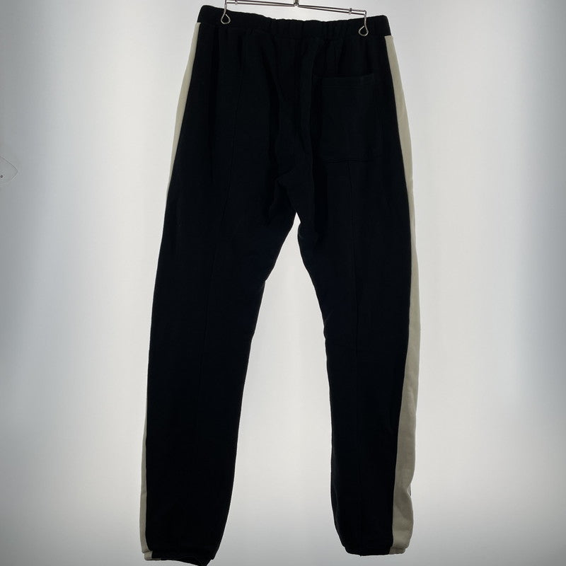 【中古品】【メンズ】 FEAR OF GOD ESSENTIALS フィアーオブゴッド エッセンシャルズ SIDE LINE SWEAT PANT サイドライン スウェット パンツ ボトムス イージーパンツ 153-260523-ko-22-tei サイズ：S カラー：ブラックホワイト 万代Net店