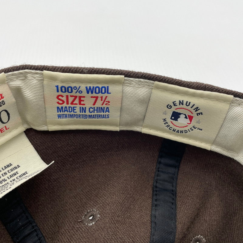 【中古品】【メンズ】 FEAR OF GOD ESSENTIALS フィアオブゴッド × NEW ERA ニューエラ 別注 コラボ FITTED CAP フィッテッド キャップ 帽子 185-260704-yo-14-tei サイズ：59.6cm カラー：ブラウン 万代Net店