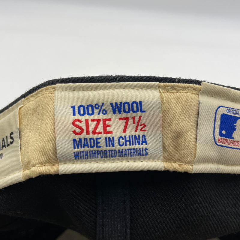 【中古品】【メンズ】 FEAR OF GOD ESSENTIALS フィアオブゴッド エッセンシャルズ × NEW ERA ニューエラ 別注 コラボ FITTED CAP フィットキャップ 帽子 ベースボールキャプ 185-260805-ko-05-tei カラー：ブラック 万代Net店