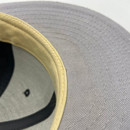 【中古品】【メンズ】 FEAR OF GOD ESSENTIALS フィアオブゴッド エッセンシャルズ × NEW ERA ニューエラ 別注 コラボ FITTED CAP フィットキャップ 帽子 ベースボールキャプ 185-260805-ko-05-tei カラー：ブラック 万代Net店