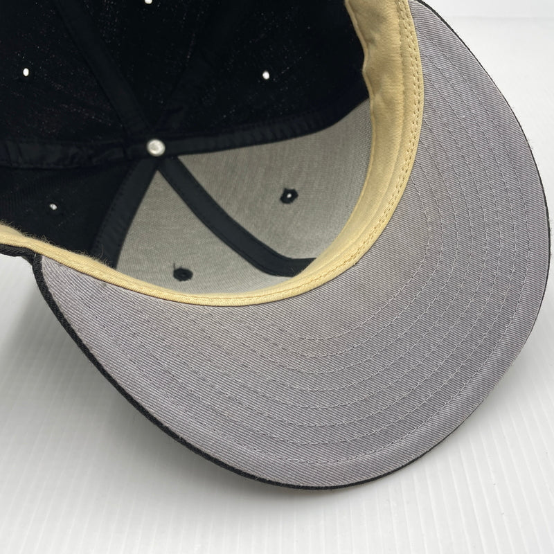 【中古品】【メンズ】 FEAR OF GOD ESSENTIALS フィアオブゴッド エッセンシャルズ × NEW ERA ニューエラ 別注 コラボ FITTED CAP フィットキャップ 帽子 ベースボールキャプ 185-260805-ko-05-tei カラー：ブラック 万代Net店